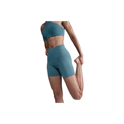 Nike Zenvy Women's Gentle Support High Waisted 5' Biker Shorts