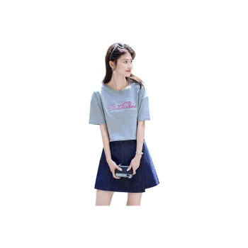 Still quiet T Shirts Women's Gray