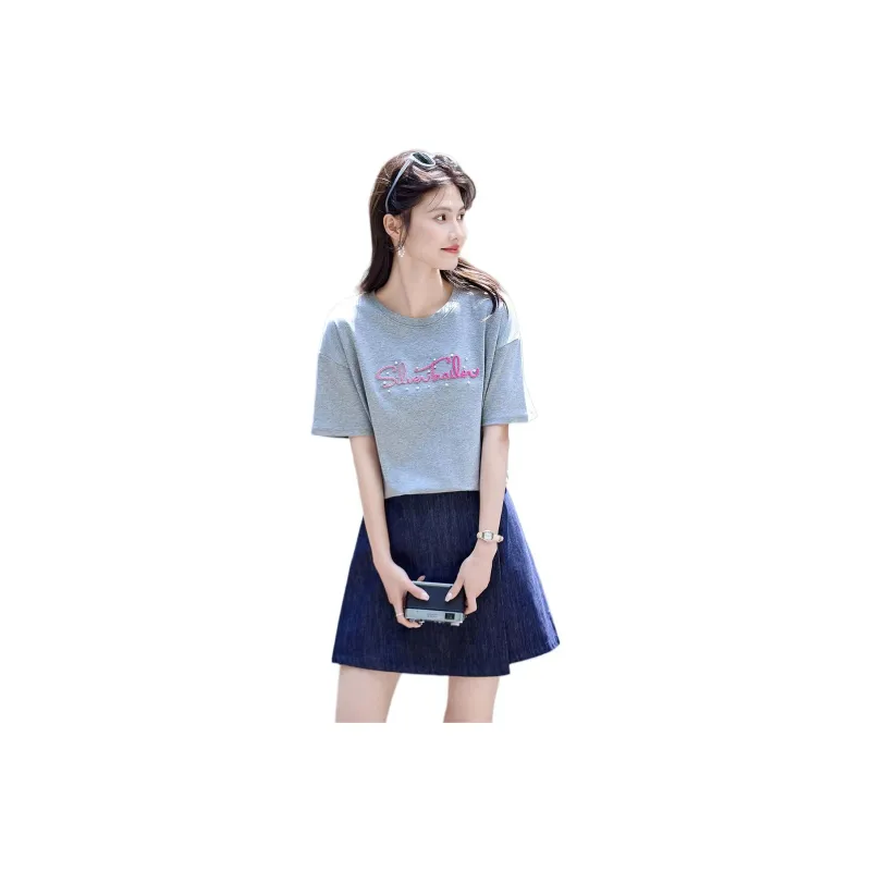 Still quiet T Shirts Women's Gray-0