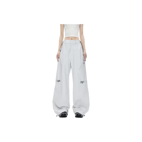 The New Age Family Cargo Pants Women's