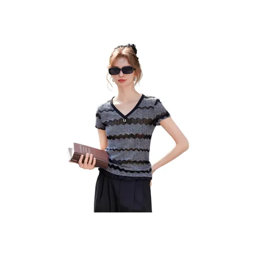 The Temptation Of The Muse T Shirt Women's