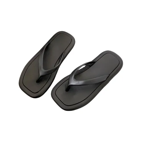 GUCCI Leather Thong Sandals Womens