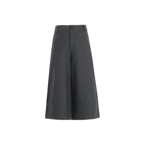 Poyz Casual Shorts Women's Gray Capri Pants