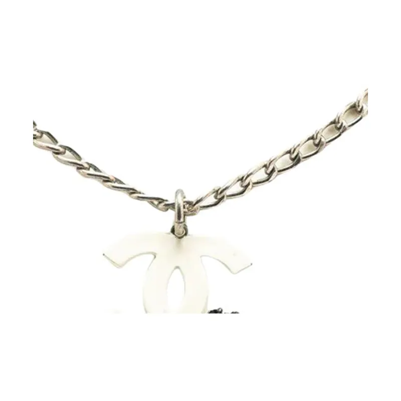 CHANEL 2004 Plated Resin Cc Camellia Charm Necklace Costume Necklace-2