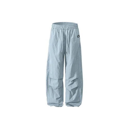 pleated details chino shorts
