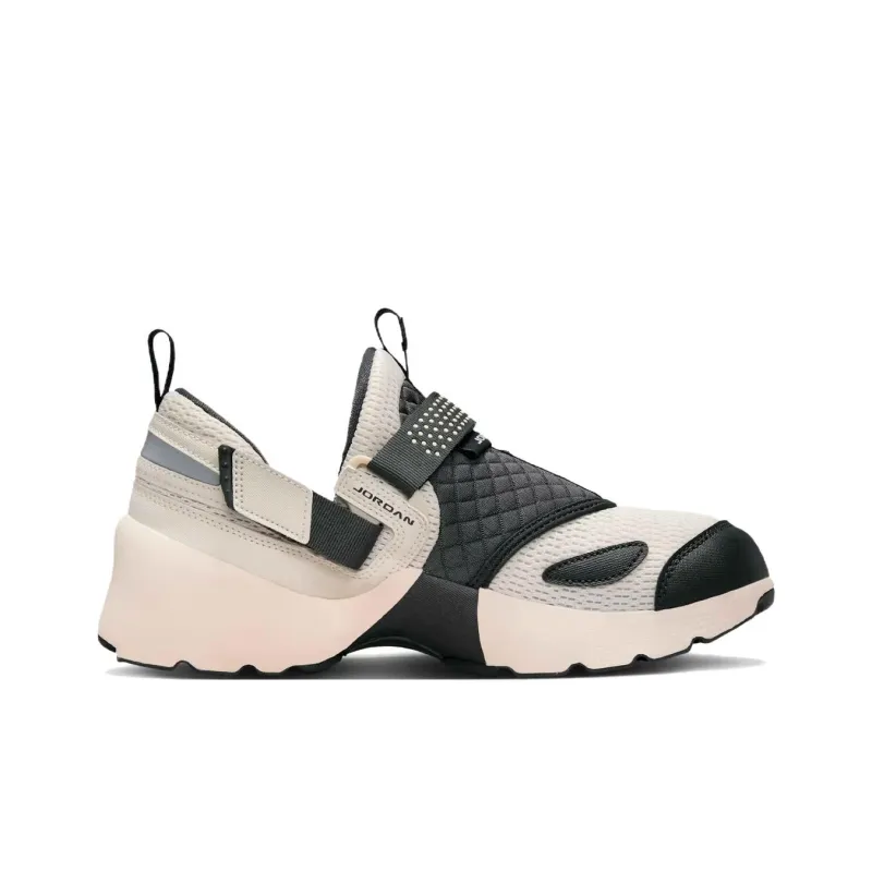 JORDAN Trunner Lx Light Orewood Brown Women's-1