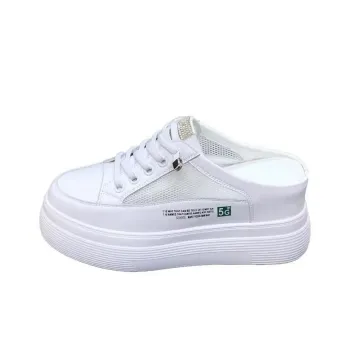 Puppytown Odor Resistant Slip Resistant Closed Toe Slippers Women's White