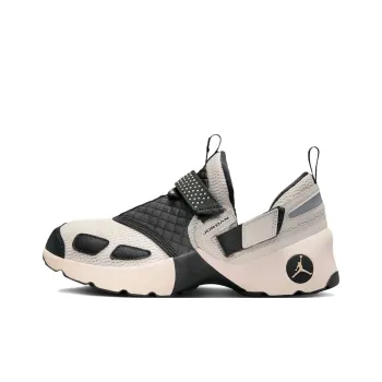 JORDAN Trunner Lx Light Orewood Brown Women's