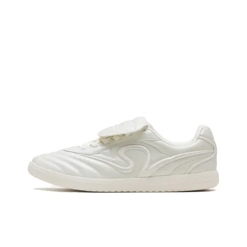 ANTA SNEAKERVERSE 스케이트보드화 로우탑 화이트 여성