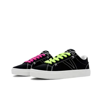 15 MINS Low Top Skateboard Shoes Unisex Black