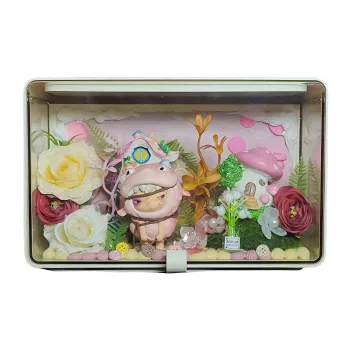 [Set Scenery & Resculpt] POP MART Hirono, Echo Collection, Stay Away From Me Hang Tag Box 15cm