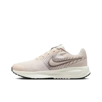 Nike RUN DEFY Shock Absorbers With Slip Resistant Features Low Top Running Shoes Women's Light Brown