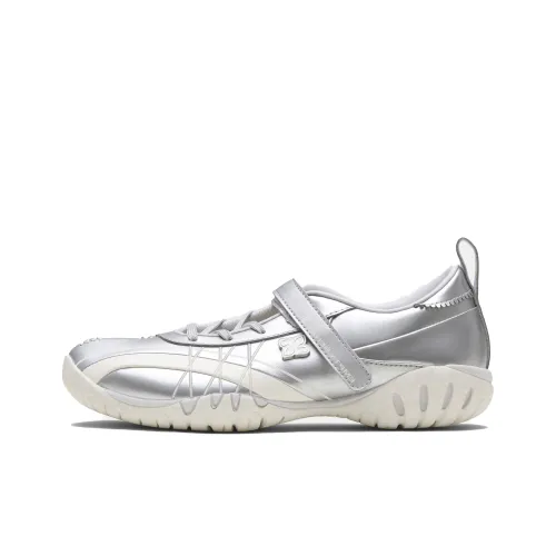 ANTA SNEAKERVERSE 발레화 실버 화이트 여성