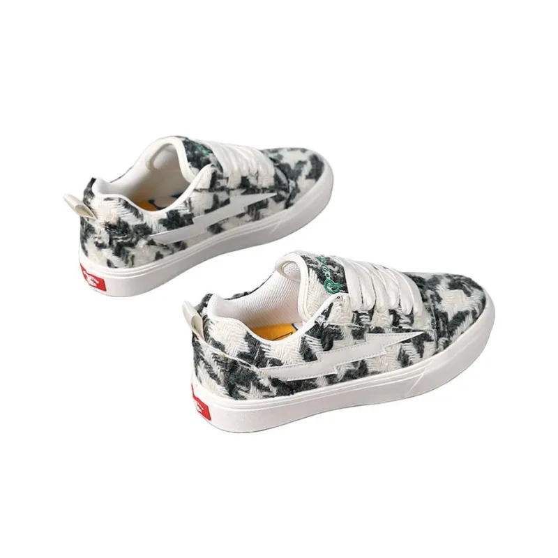 Siningdynamic Slip Resistant Low Top Skateboard Shoes Unisex-18