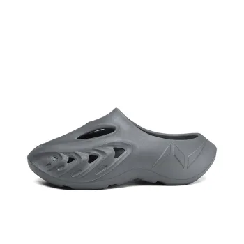Budding Bear Clogs Men