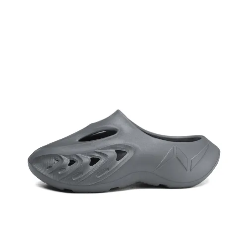 Budding Bear Clogs Men