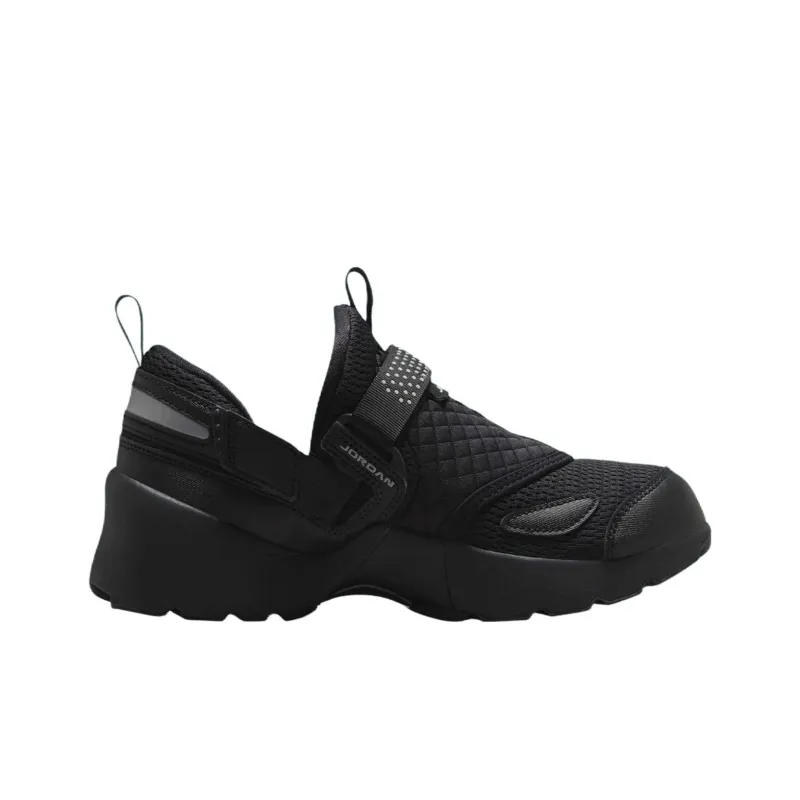 Jordan Trunner Lx Triple Black Women's-1