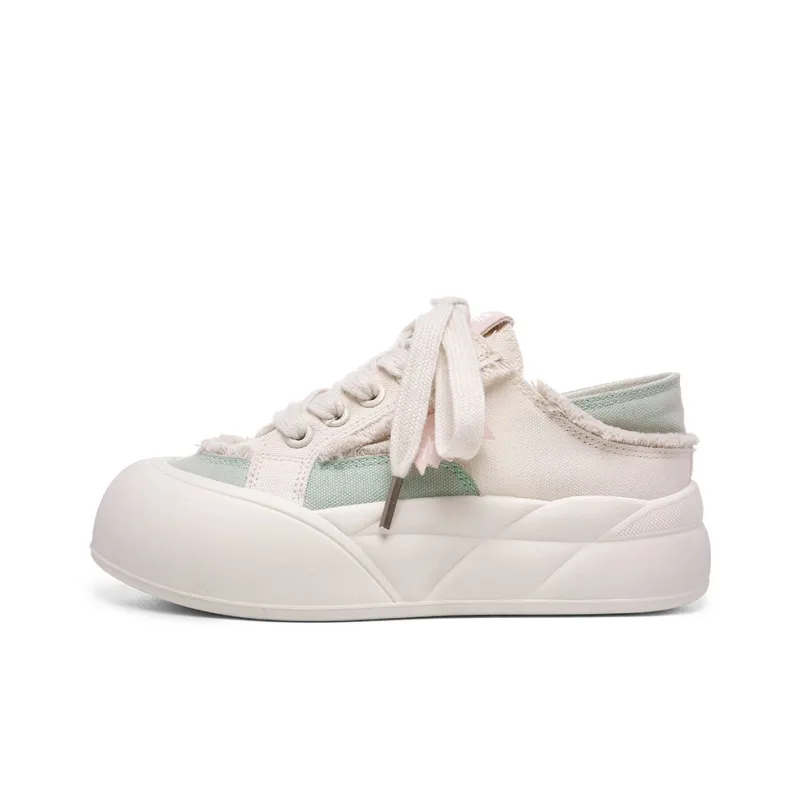Cob Abrasion Resistant, Lightweight, And Breathable Low Top Skateboard Shoes Women's White Green-0