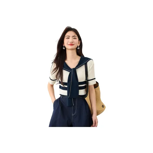 La Chapelle T Shirts Women's Apricot
