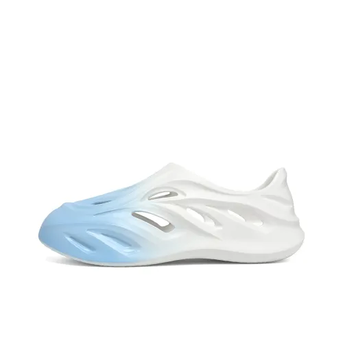 Skim through our catalog for easy and breezy sneaker hunting