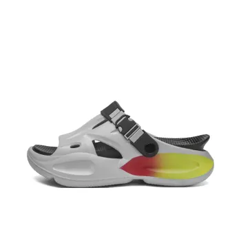 Budding Bear Beach Sandals Men's