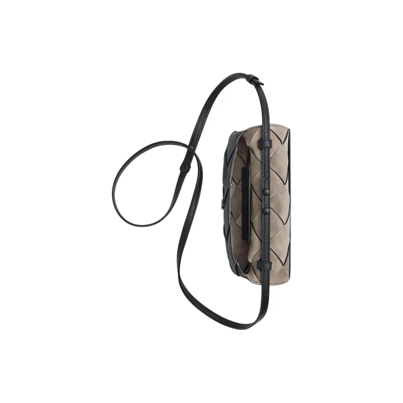 Bottega Veneta Diago Cow Leather Crossbody Bag Men's Black-3