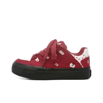 The New Age Family Low Top Skateboard Shoes Women's Red