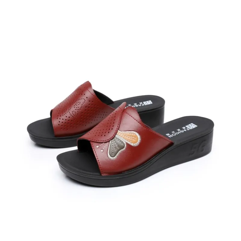 Captain Illy Slide Slippers Women's-1