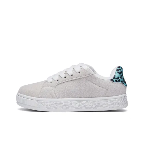 MUKALUO Anti Slip Wear Resistant Low Top Skateboard Shoes Women's