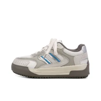 The New Age Family Low Top Skateboard Shoes Women's Dazzling Blue