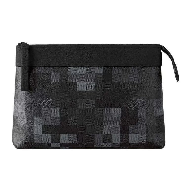 LOUIS VUITTON Pochette Voyage Souple-0