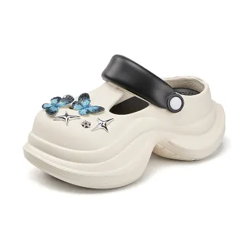 La Chapelle Closed Toe Slippers