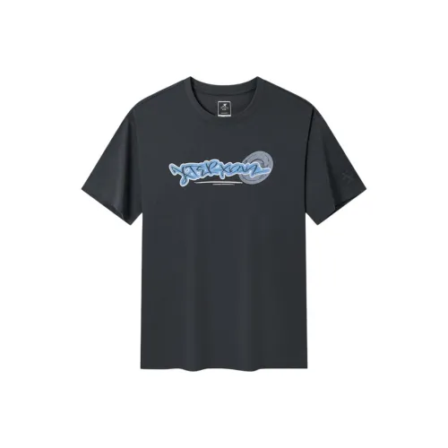 XTEP Sports Life Collection T Shirt Men's Ox Horn Gray