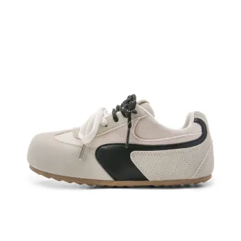 The New Age Family Low Top Skateboard Shoes Women's Beige Black