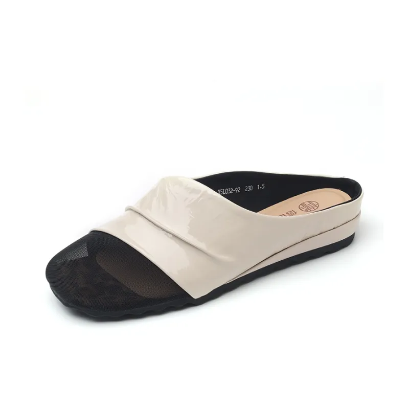 Cigna Quiet Closed Toe Slippers Women's-6