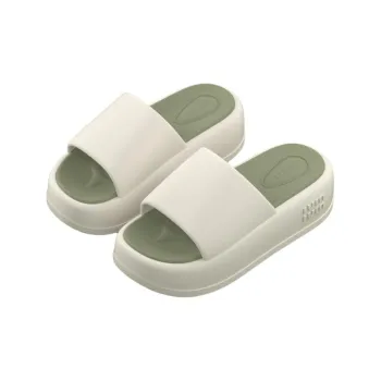 Mrs. Hui Slippers / Home Slippers