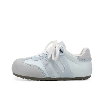 The New Age Family Low Top Skateboard Shoes Women's Light Blue