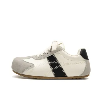 The New Age Family Low Top Skateboard Shoes Women's Beige Black