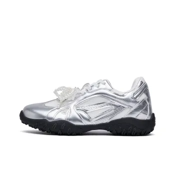 DGUMI Slip Resistant, Abrasion Resistant, Breathable, Lightweight Low Top Casual Shoes Women's