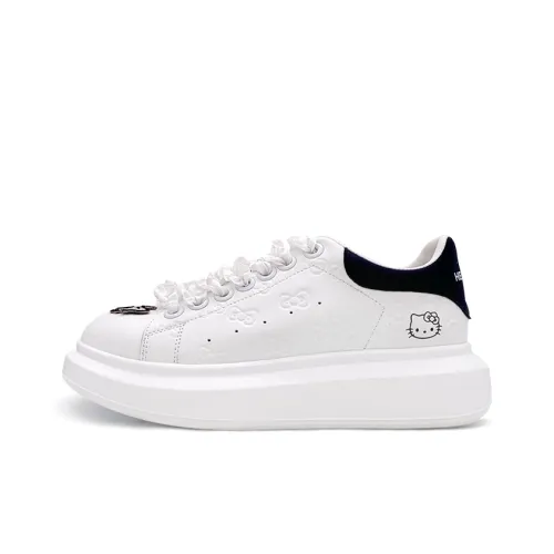 Hello Kitty White Low Top Casual art Women's White Black