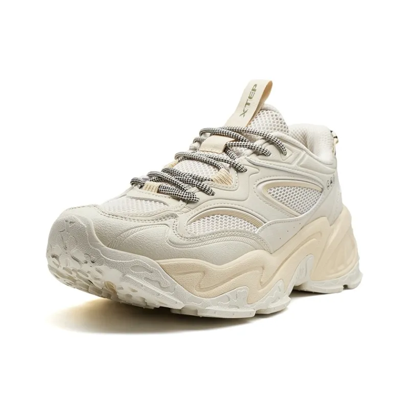 XTEP Abrasion Resistant Slip Resistant Low Top Casual Shoes Men's Beige-1