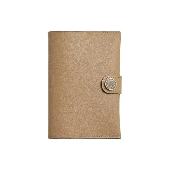 HERMES Evercolor Calfskin Passport Holder Unisex Dust