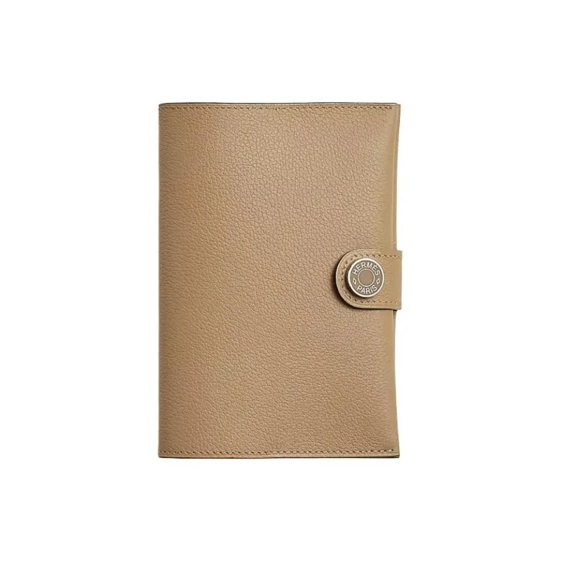 HERMES Evercolor Calfskin Passport Holder Unisex Dust-0
