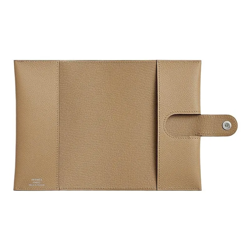 HERMES Evercolor Calfskin Passport Holder Unisex Dust-1
