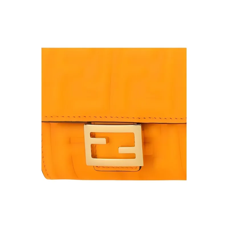 FENDI Baguette Wallets-3