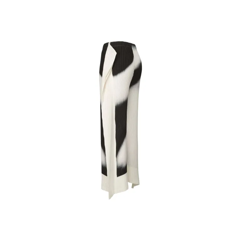 ISSEY MIYAKE Shadow Study Printed Pleated Trousers-3