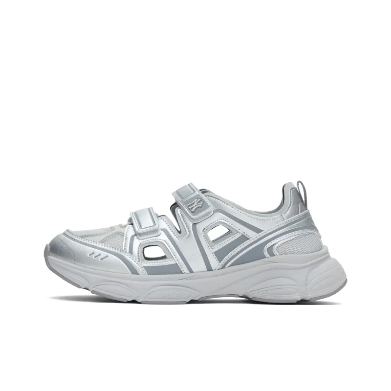 MLB New York Yankees Low Top Casual Shoes Unisex Silver White-0