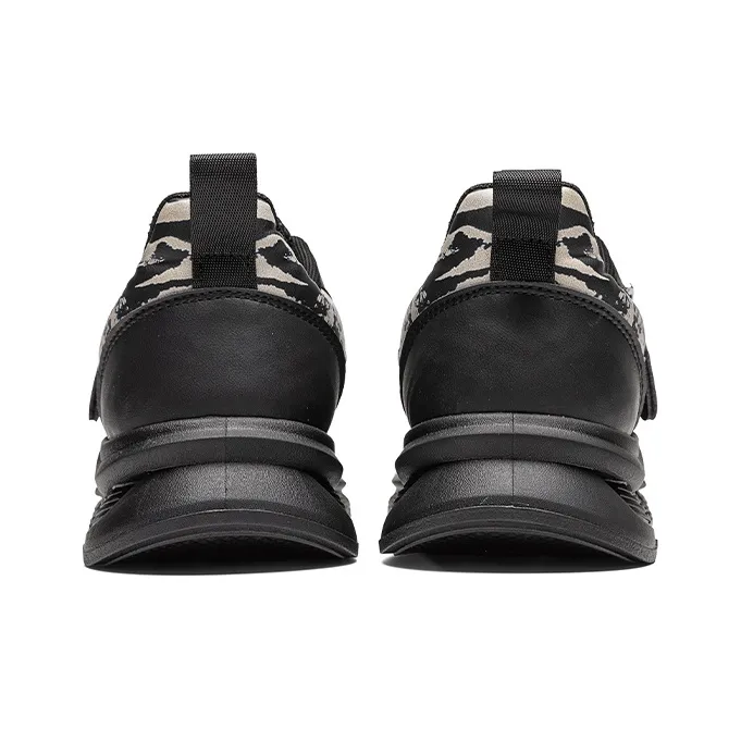 SUPEREDGE Anti Slip Wear Resistant Low Top Casual Shoes Men's-3
