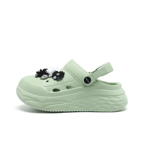 DAPHNE Clogs Women's