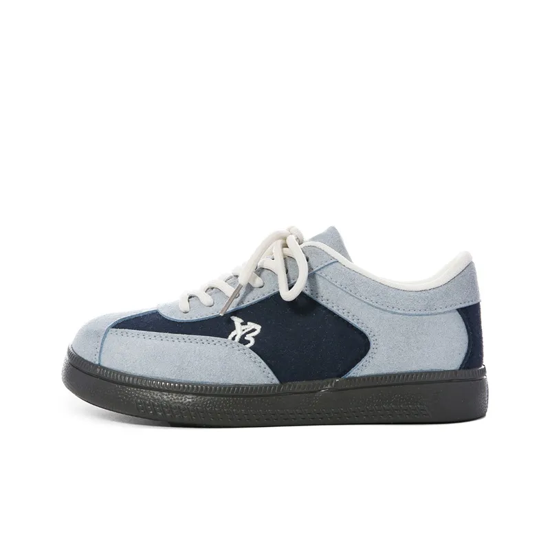 The New Age Family Low Top Skateboard Shoes Women's Light Blue-0
